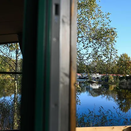 Дом отдыха Sleep Space 1 - Tiny Spot Friesland